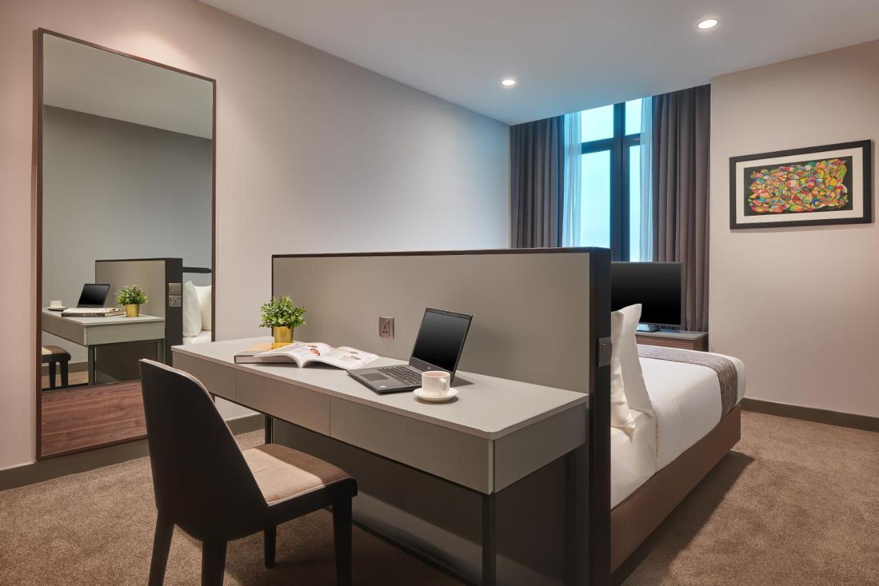 Mercure Living Putrajaya Buitenkant foto Deluxe Room