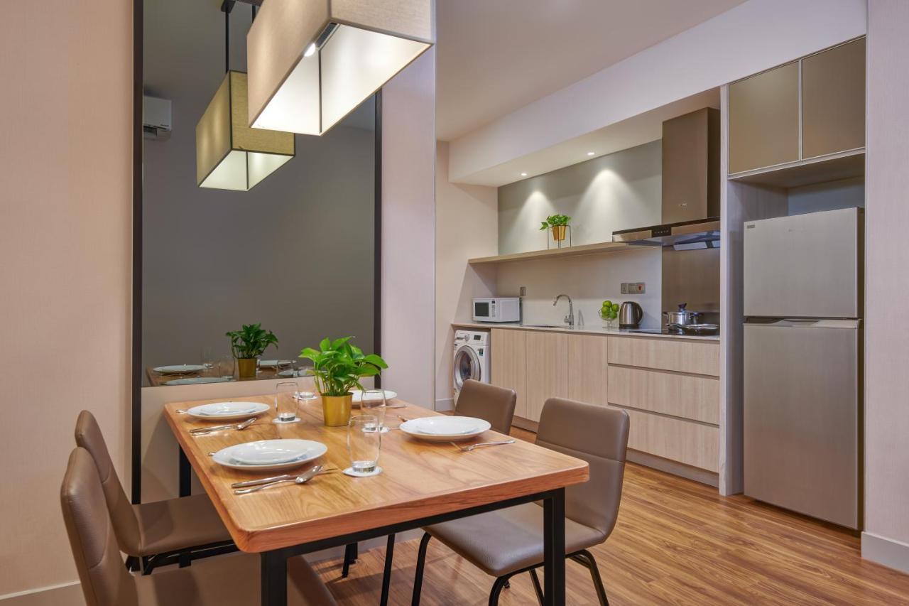 Mercure Living Putrajaya Buitenkant foto A typical kitchen in a serviced apartment