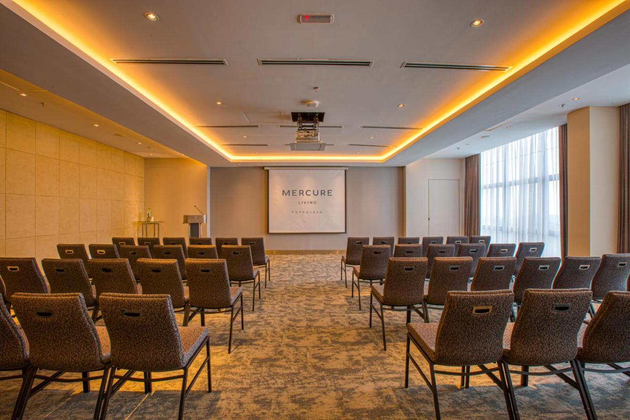 Mercure Living Putrajaya Buitenkant foto Meeting room